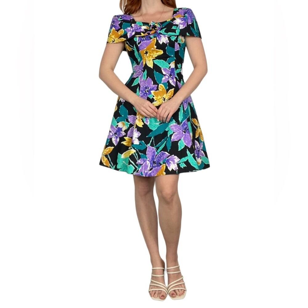 Vintage 80s Size 6/Medium Bright Floral Print ALine Cap Sleeve Formal Mini Dress